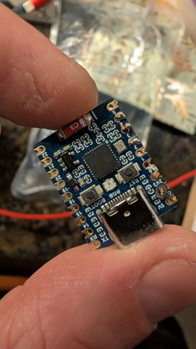 Featured image of Regálale un esp-32 a tu peor enemigo