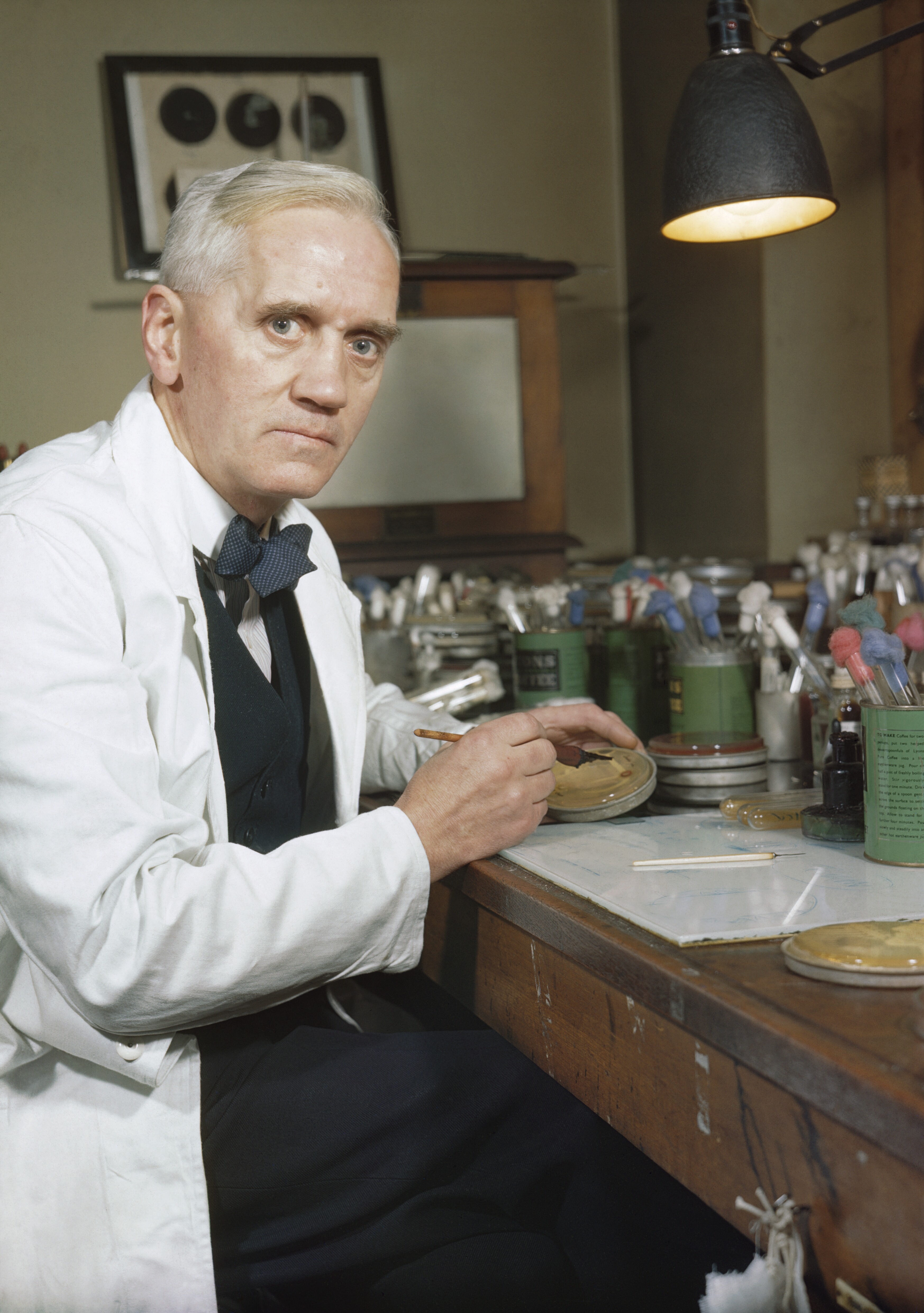 /posts/084---resistencia_antibiotica/fleming.jpg