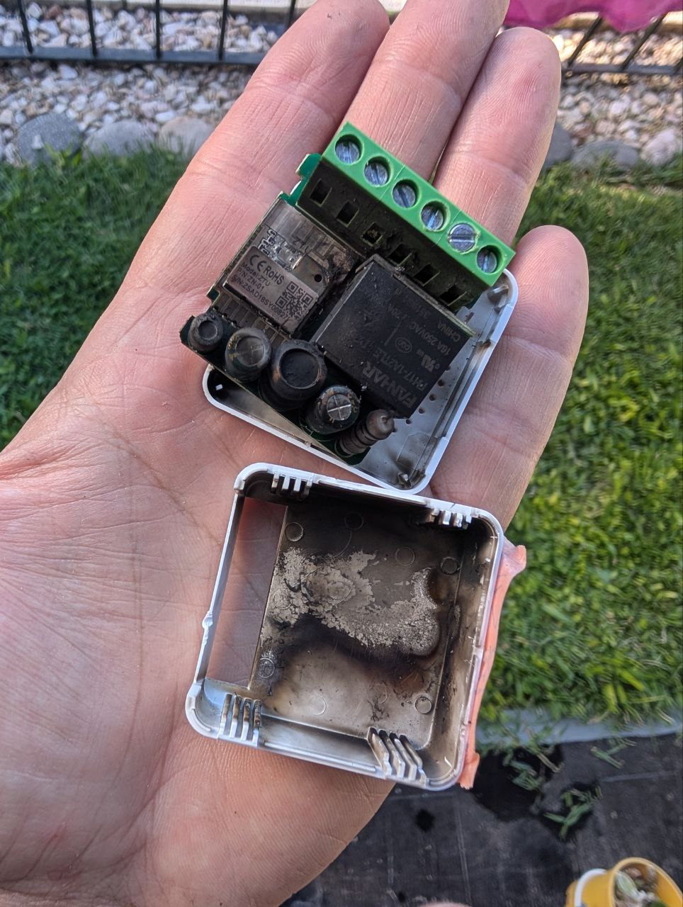 Relé genérico que terminó quemado