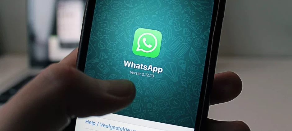 Los mensajes de audio son una herramienta fantástica para los que usamos a diario aplicaciones de mensajería instantánea. Sin embargo, el texto ofrce ventajas a la hora de gestionar y buscar datos. /posts/mensajes-de-audio-en-whatsapp-buenos-o-malos/featured-imaged.webp